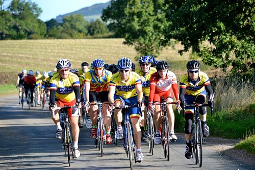The peloton in the lead up to Clay Bank’ left to right: Mick ‘Full Tilt’ Storey, Simon Coates, Dave Kirton (on a rare turn on the front!), Dave Williams, Steve Murphy, Graeme Tate.